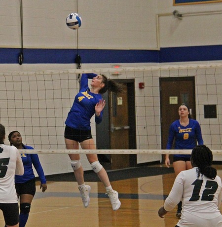 Volleyball splits pair of matches at CCRI Dig Pink Tri-Match
